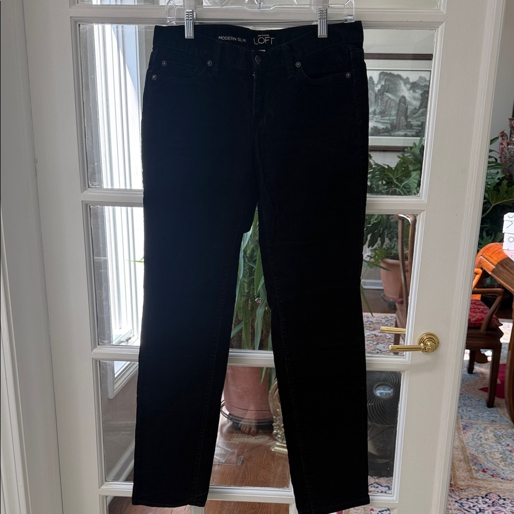LOFT Women's Classic Black corduroy Straight Leg Jeans size 8